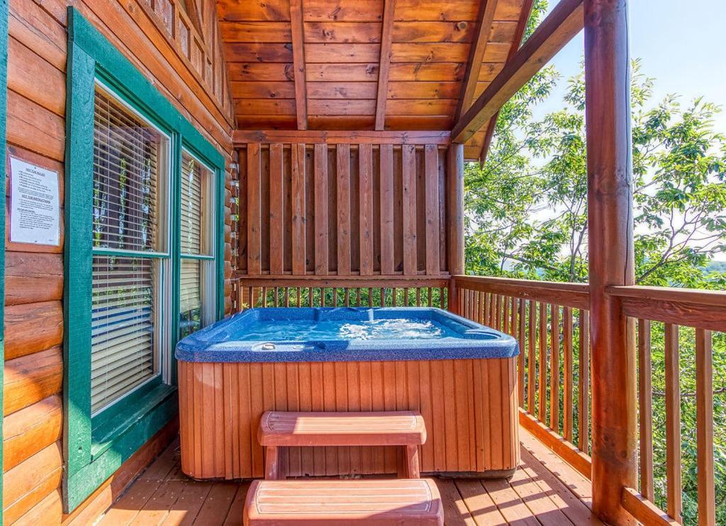 A Higher Calling, 1089 Of Free Area Attraction Tickets For Each Paid Day, Dollywood And More! Pigeon Forge Ngoại thất bức ảnh