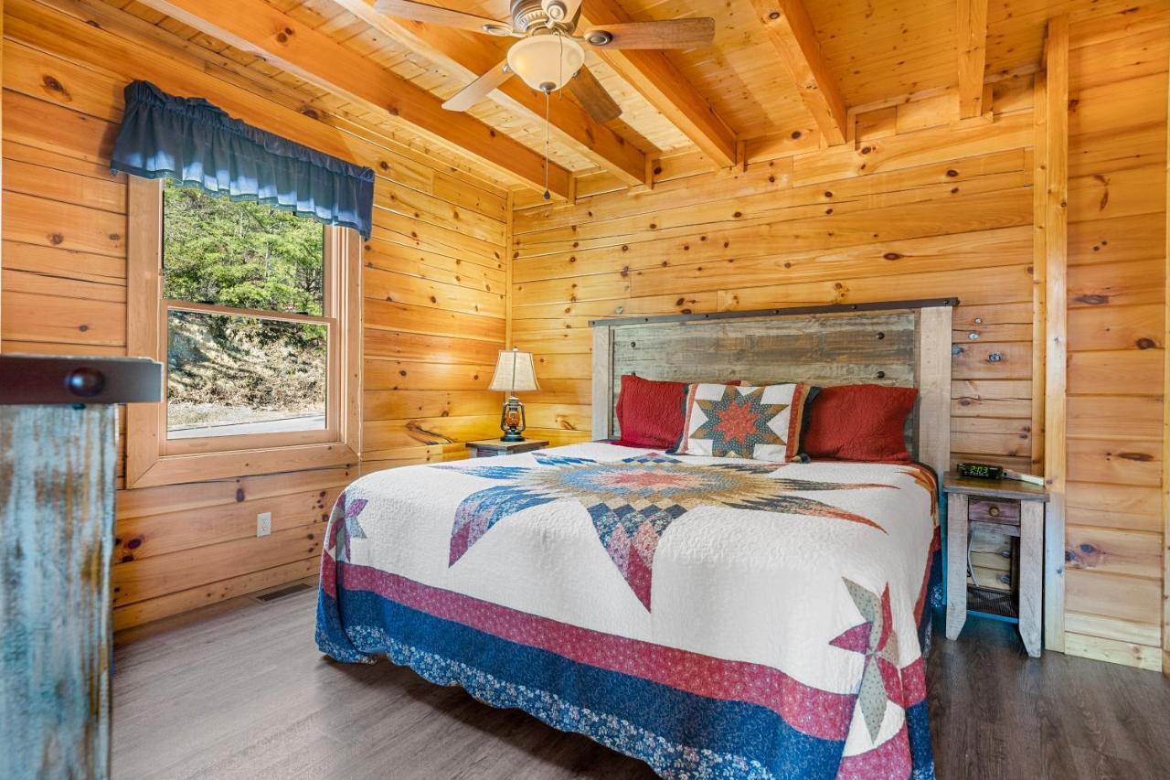 A Higher Calling, 1089 Of Free Area Attraction Tickets For Each Paid Day, Dollywood And More! Pigeon Forge Ngoại thất bức ảnh