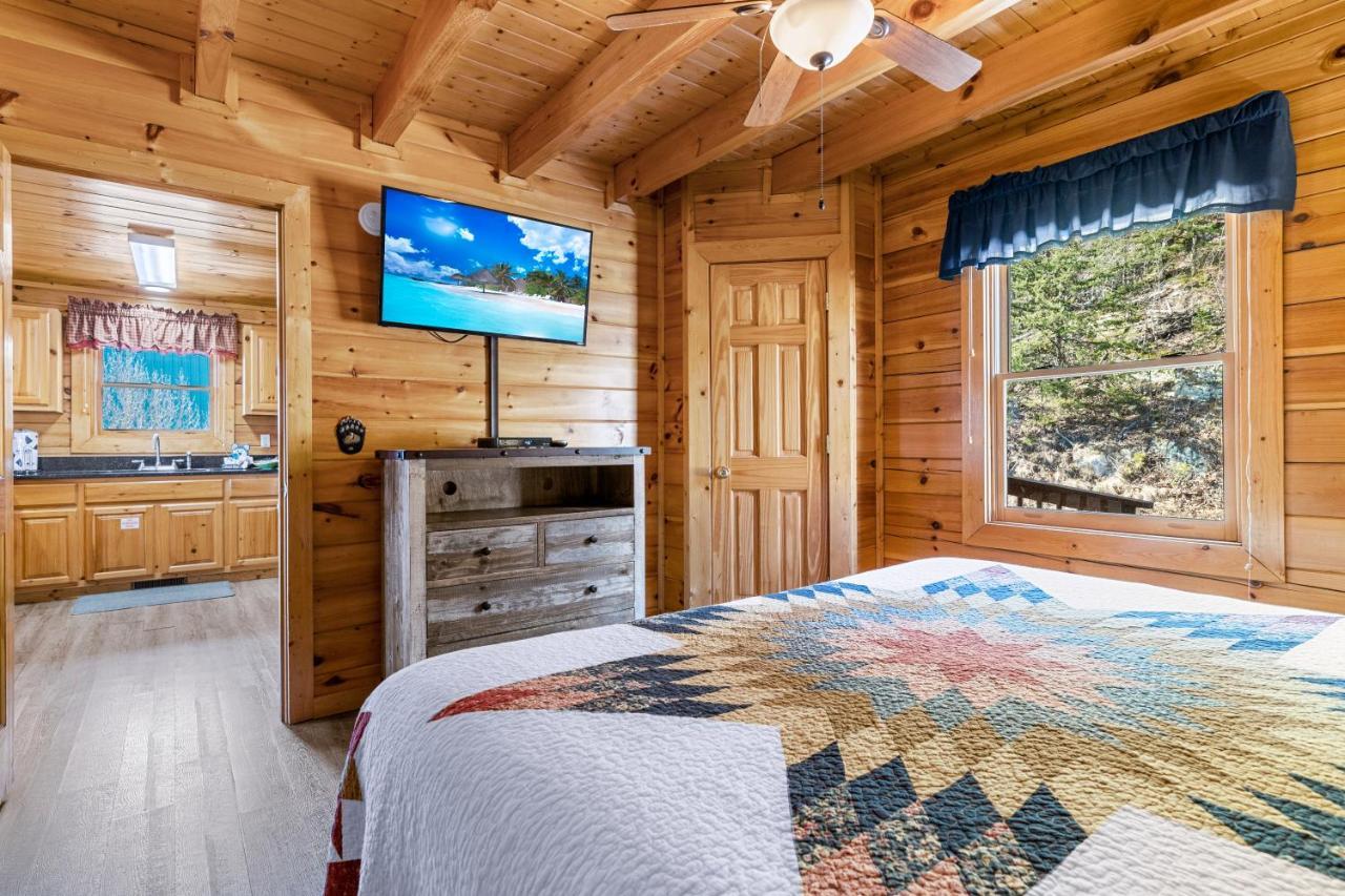 A Higher Calling, 1089 Of Free Area Attraction Tickets For Each Paid Day, Dollywood And More! Pigeon Forge Ngoại thất bức ảnh