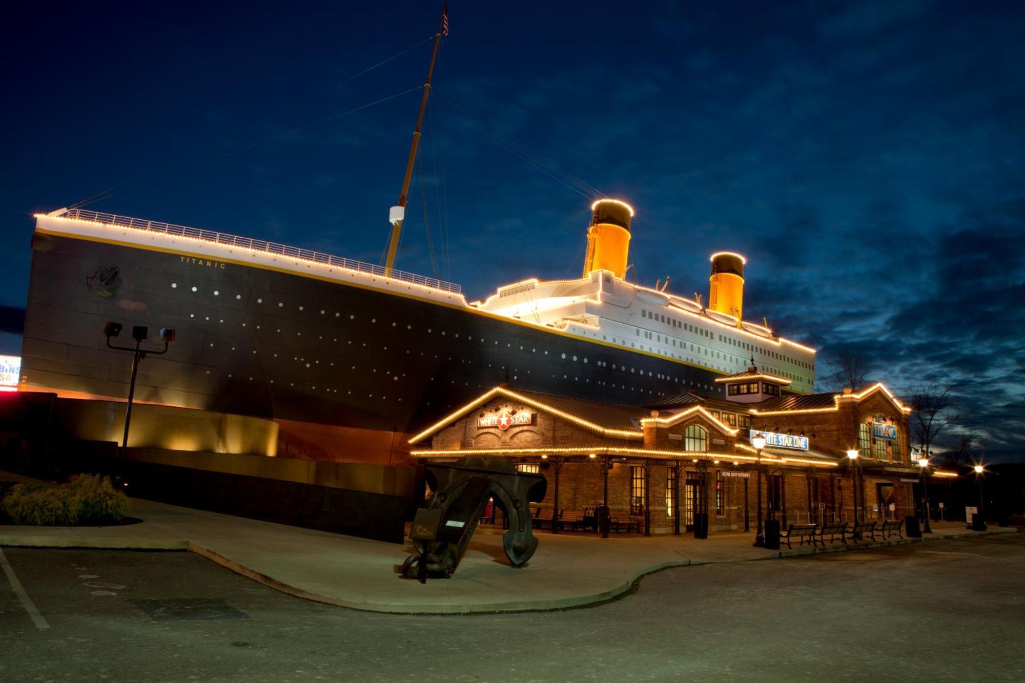 A Higher Calling, 1089 Of Free Area Attraction Tickets For Each Paid Day, Dollywood And More! Pigeon Forge Ngoại thất bức ảnh