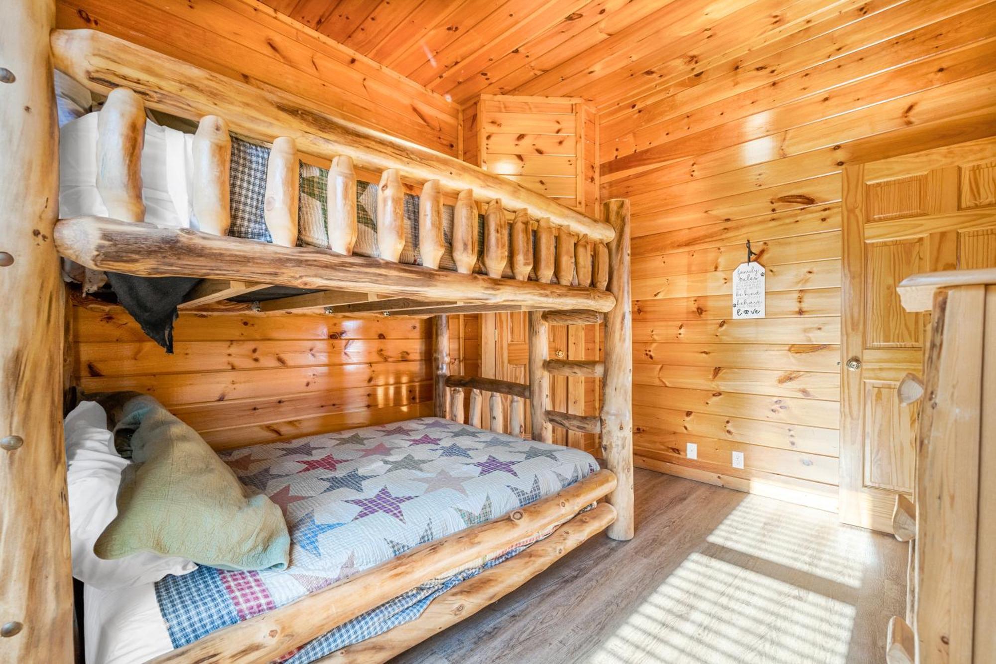 A Higher Calling, 1089 Of Free Area Attraction Tickets For Each Paid Day, Dollywood And More! Pigeon Forge Ngoại thất bức ảnh